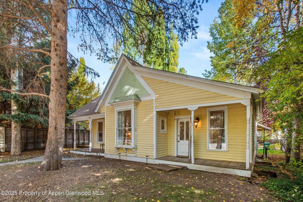 35 of 42 - 406 W Smuggler Street, Aspen, CO