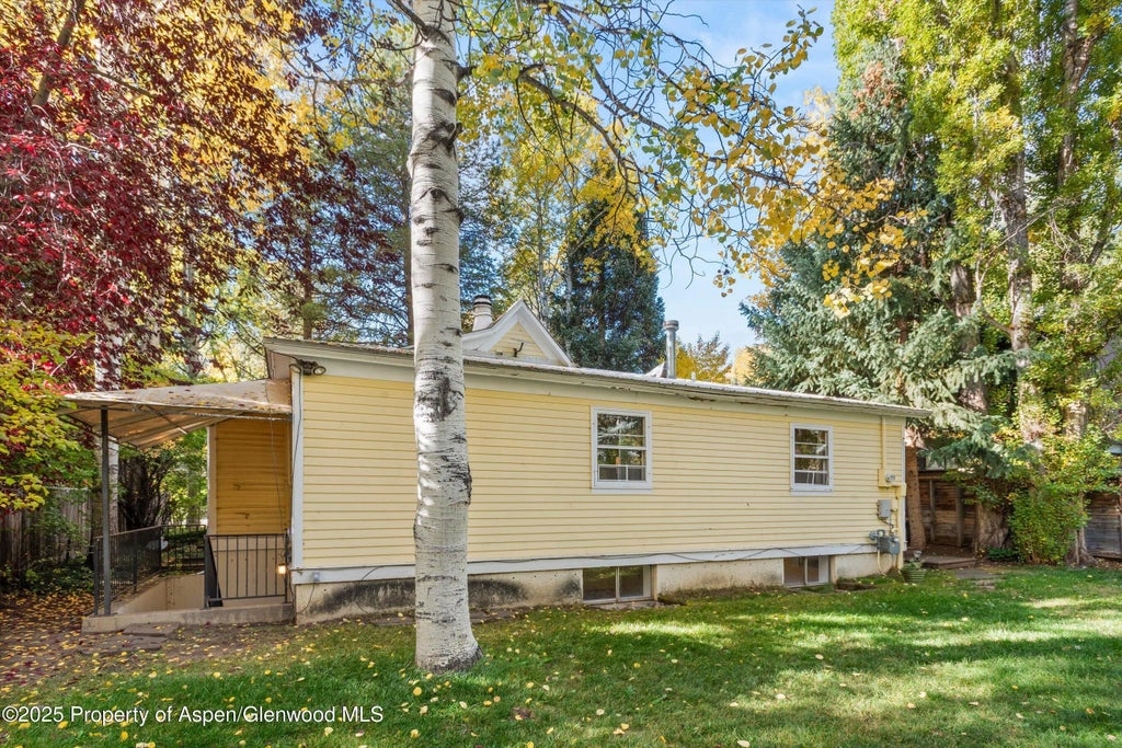 36 of 42 - 406 W Smuggler Street, Aspen, CO