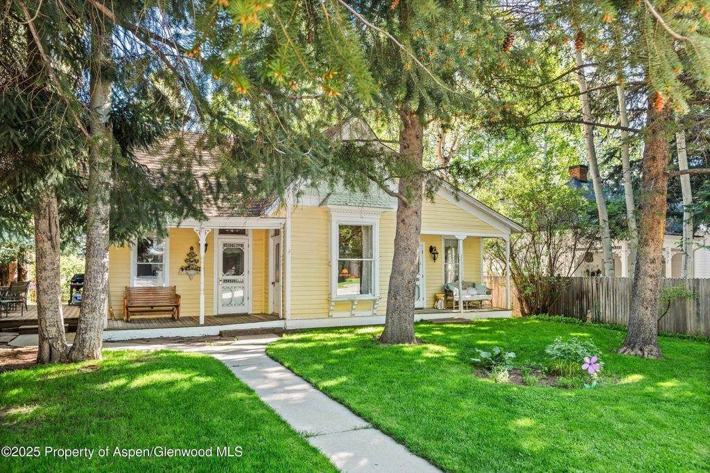 37 of 42 - 406 W Smuggler Street, Aspen, CO