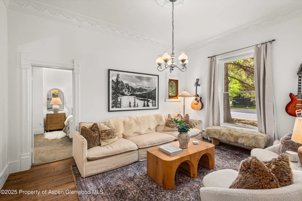 4 of 42 - 406 W Smuggler Street, Aspen, CO