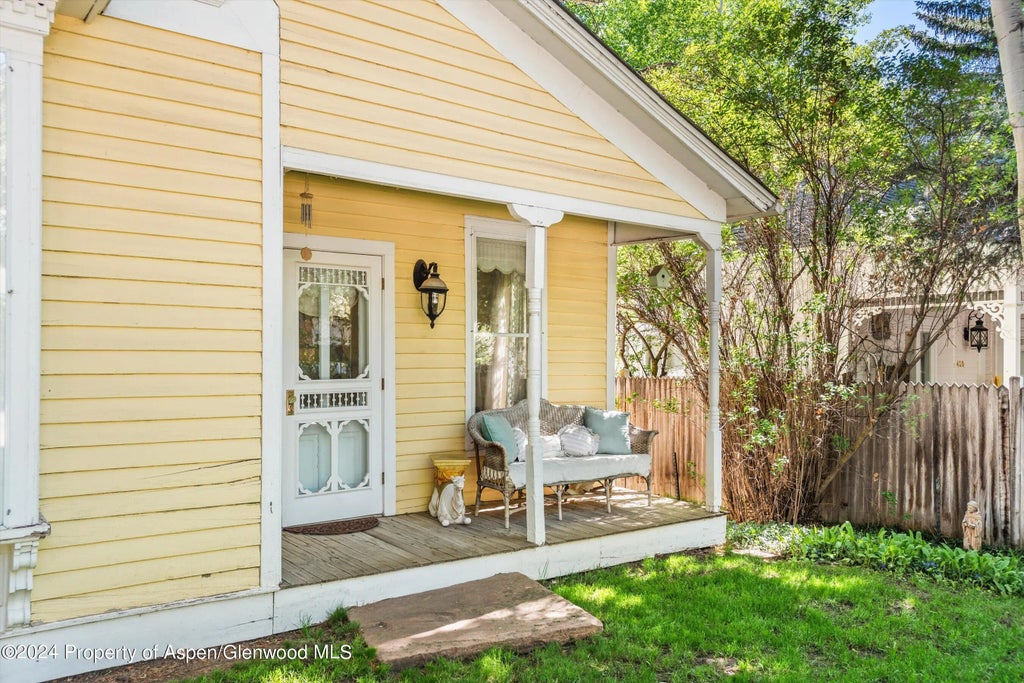 4 of 38 - 406 W Smuggler Street, Aspen, CO