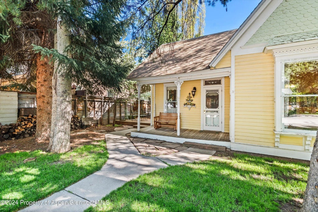7 of 38 - 406 W Smuggler Street, Aspen, CO