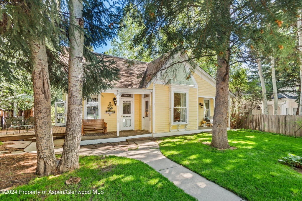 8 of 38 - 406 W Smuggler Street, Aspen, CO