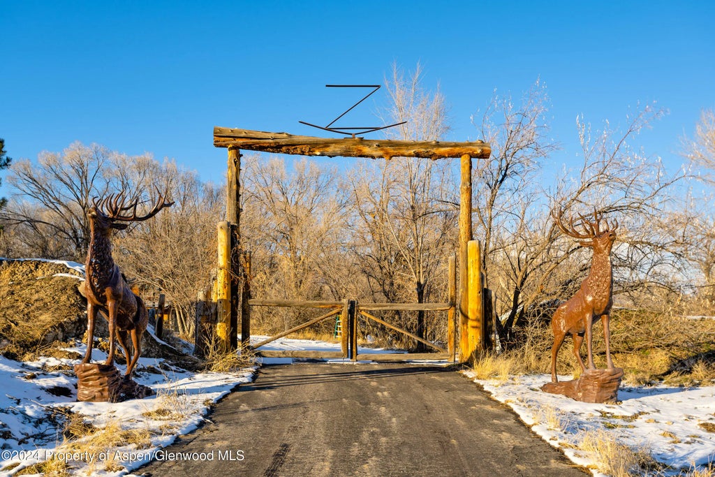 37 of 40 - 31053 Highway 6, Silt, CO