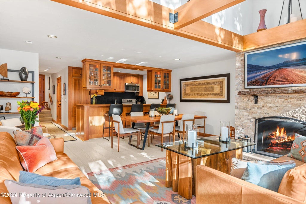 6 of 30 - 326 W Hopkins Avenue, Aspen, CO