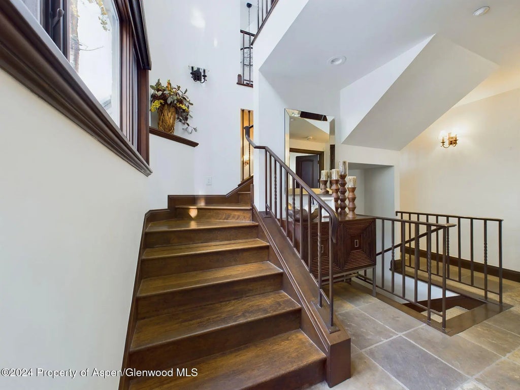 14 of 42 - 910 E Cooper Avenue, Aspen, CO