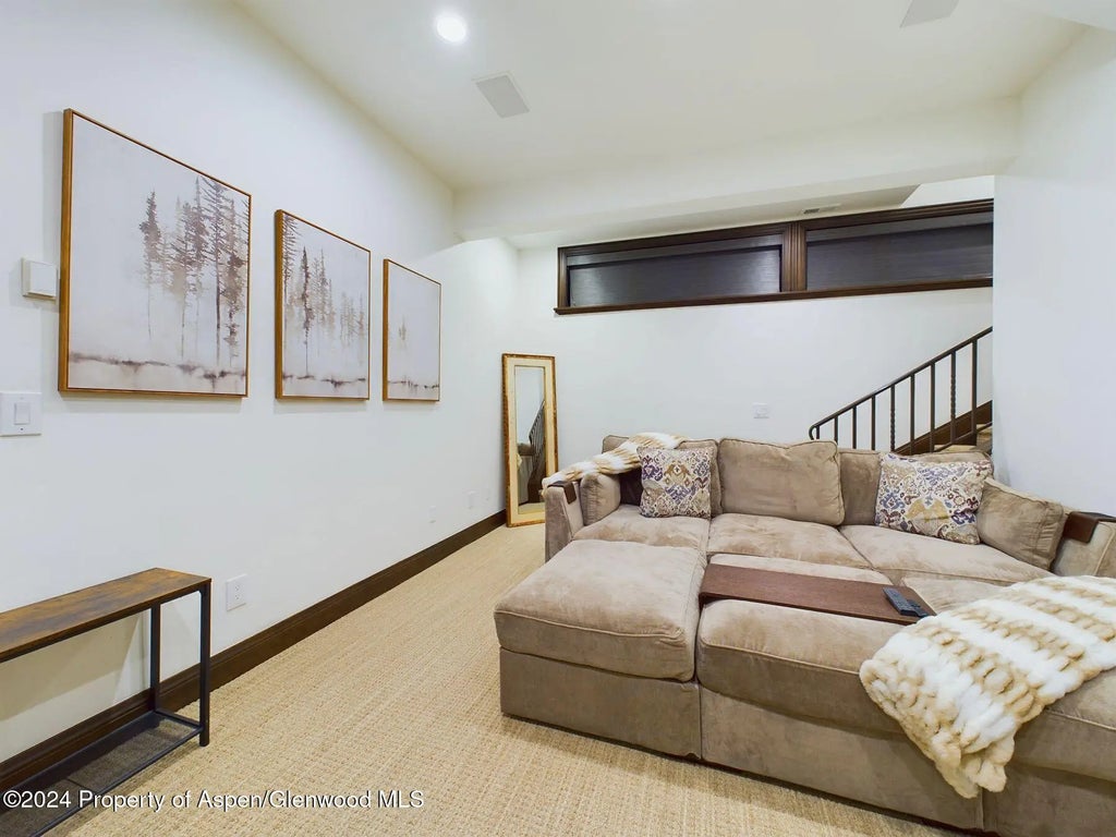 24 of 42 - 910 E Cooper Avenue, Aspen, CO