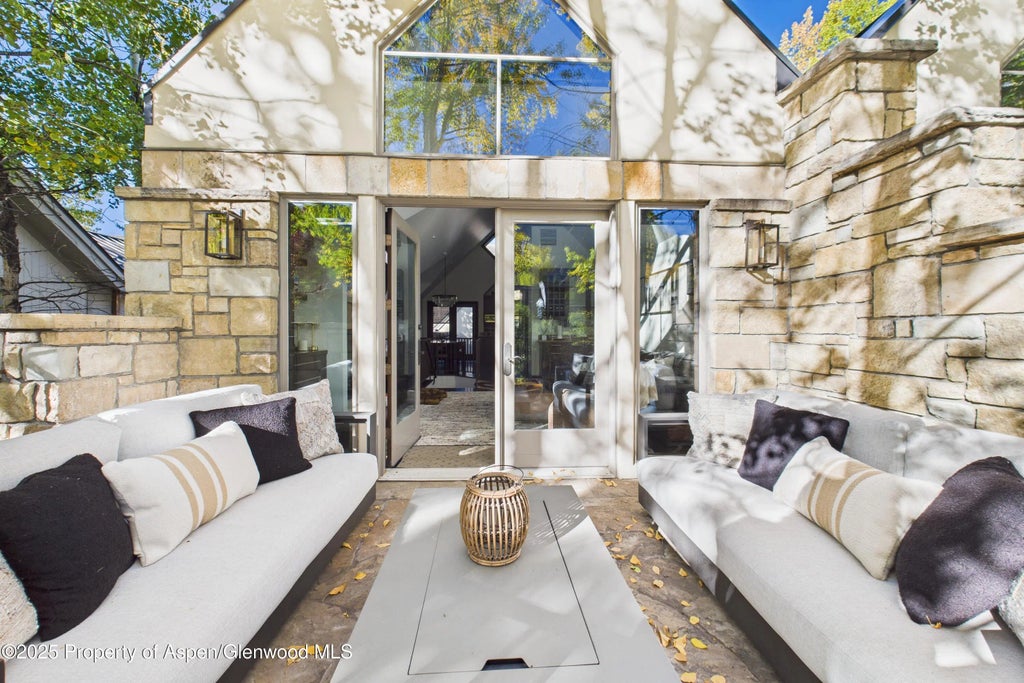 5 of 42 - 910 E Cooper Avenue, Aspen, CO