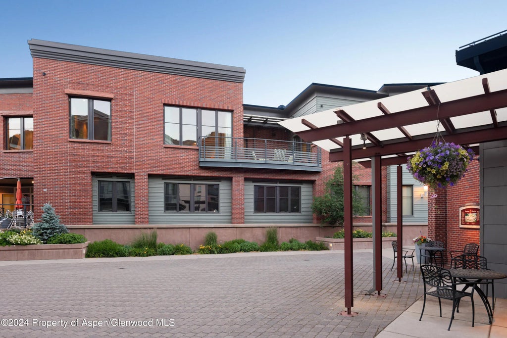1 of 29 - 501 Rio Grande Place Unit 204, Aspen, CO