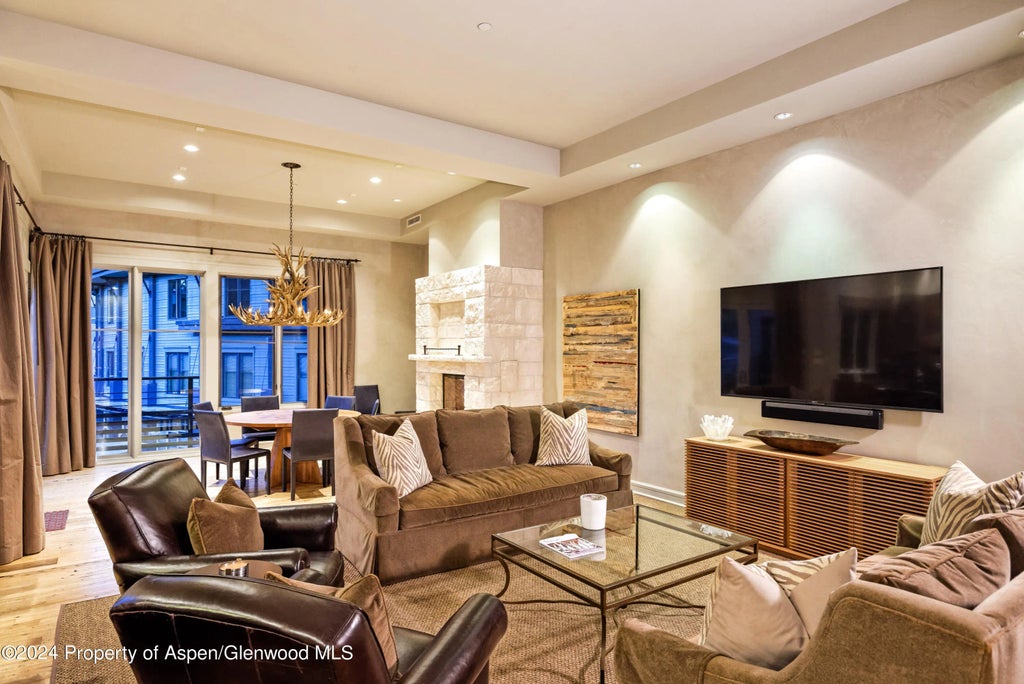 11 of 29 - 501 Rio Grande Place Unit 204, Aspen, CO