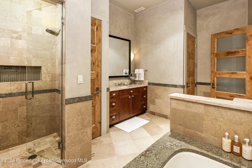20 of 29 - 501 Rio Grande Place Unit 204, Aspen, CO
