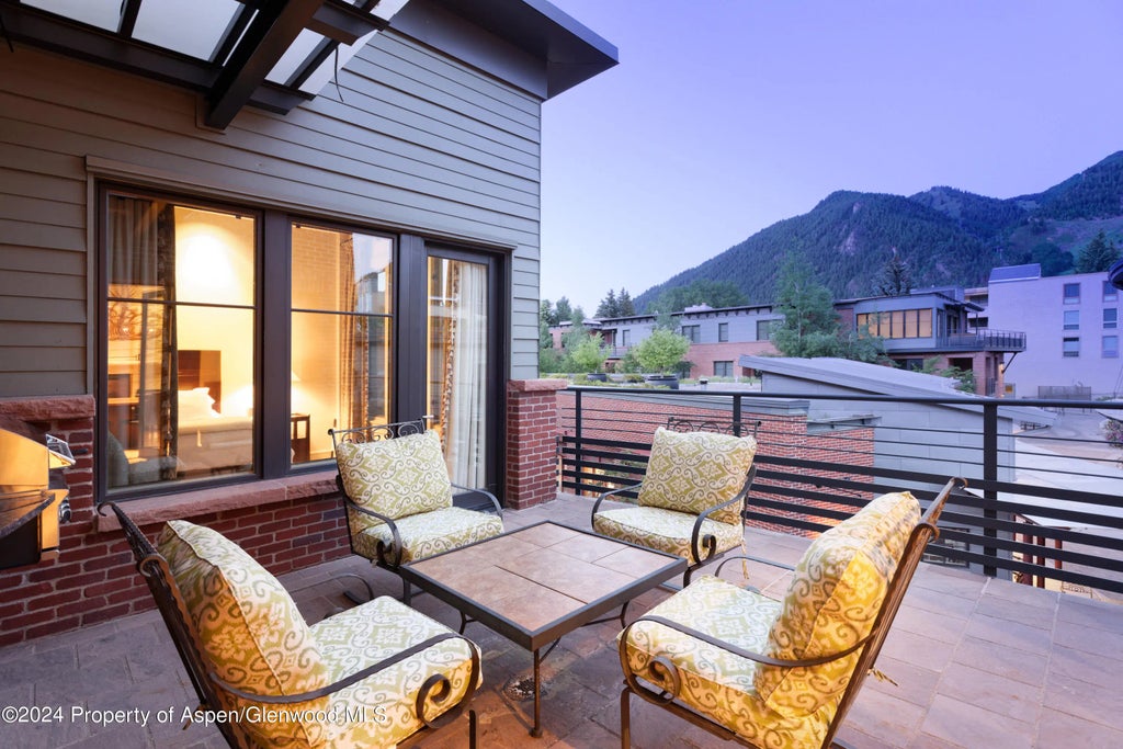 5 of 29 - 501 Rio Grande Place Unit 204, Aspen, CO