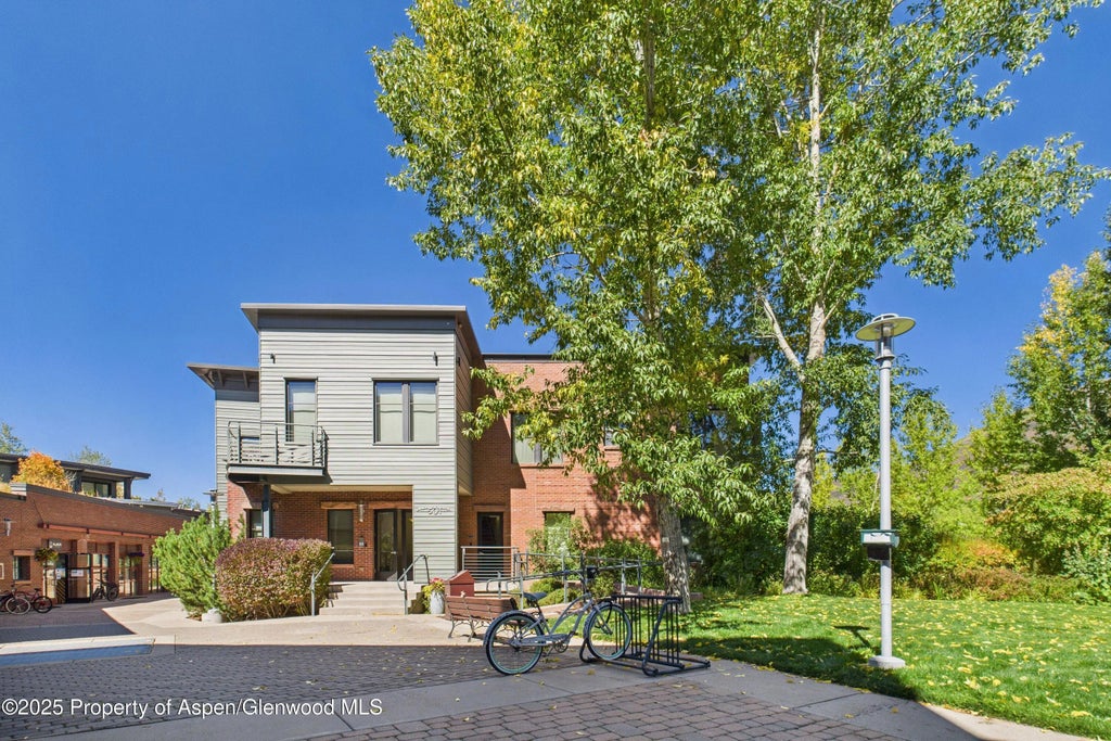 6 of 28 - 501 Rio Grande Place Unit 204, Aspen, CO