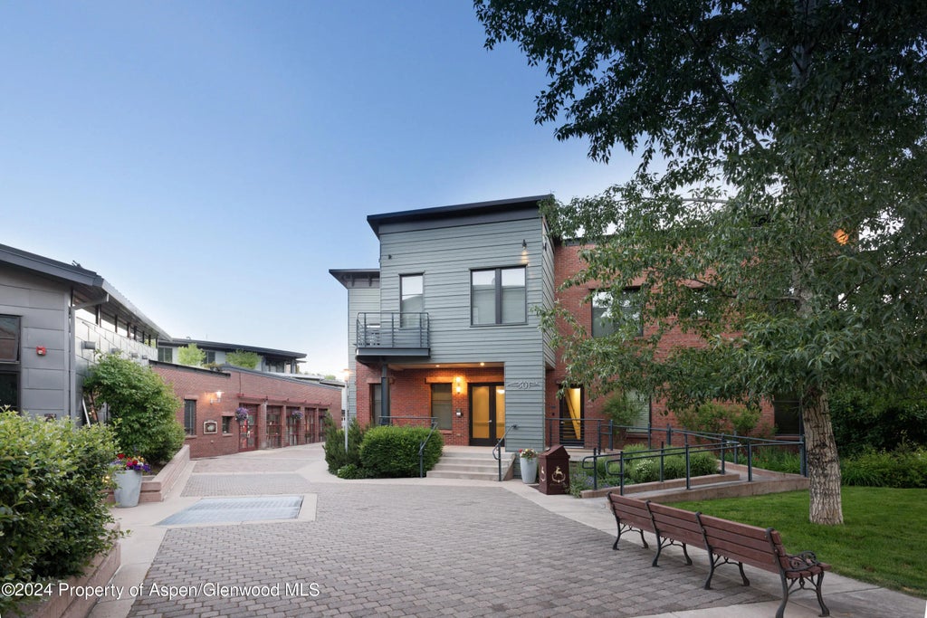 9 of 28 - 501 Rio Grande Place Unit 204, Aspen, CO