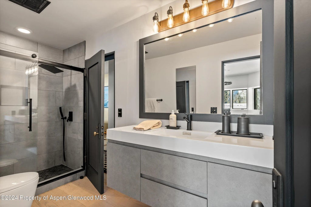 40 of 63 - 931 N Hayden Road, Aspen, CO