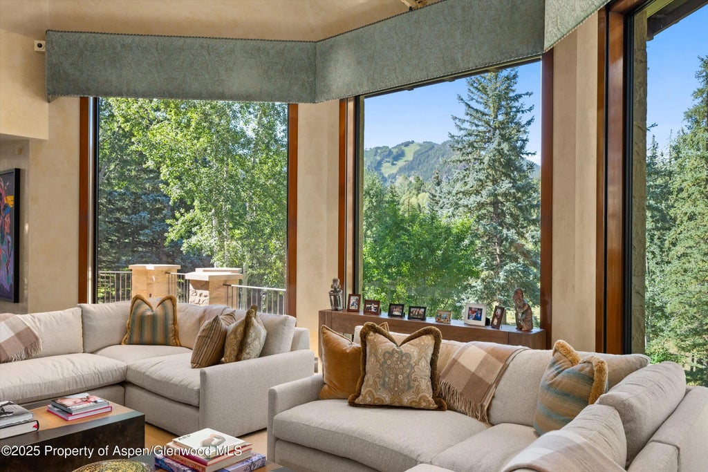 9 of 28 - 64 Pitkin Way, Aspen, CO