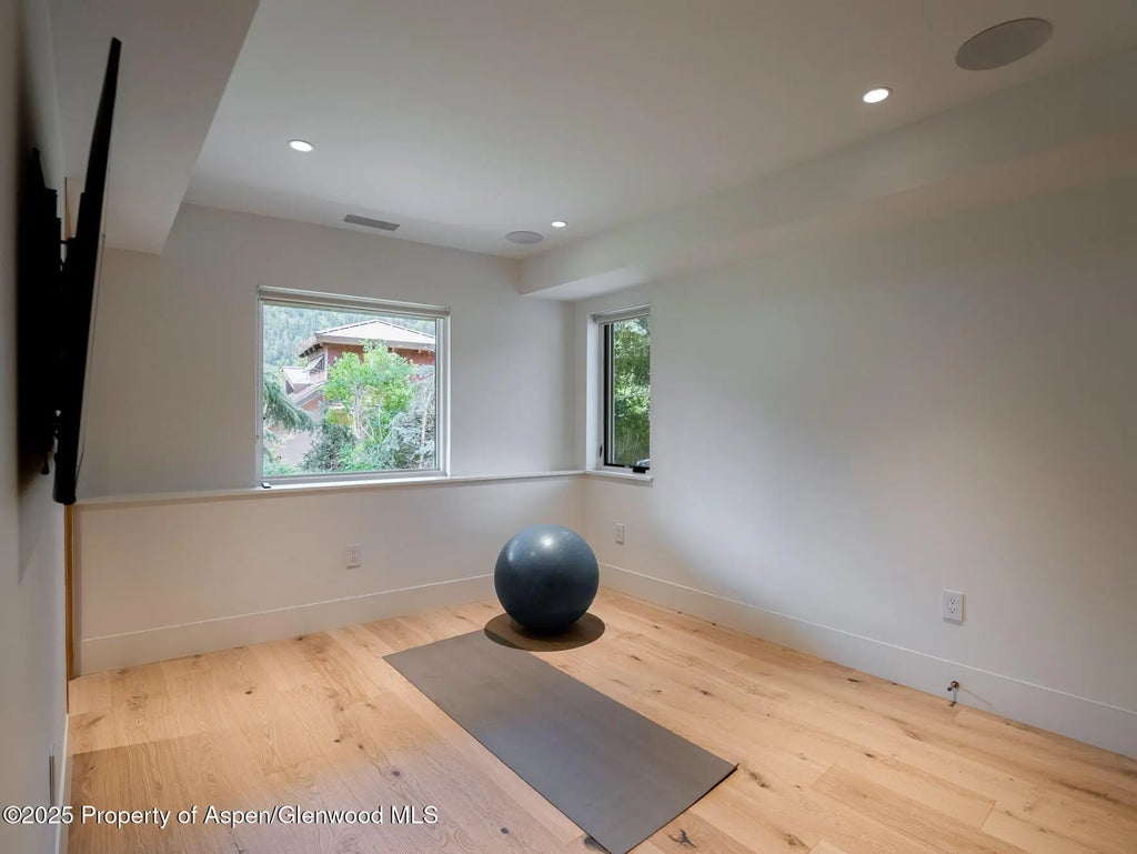 27 of 30 - 51 Roaring Fork Drive, Aspen, CO