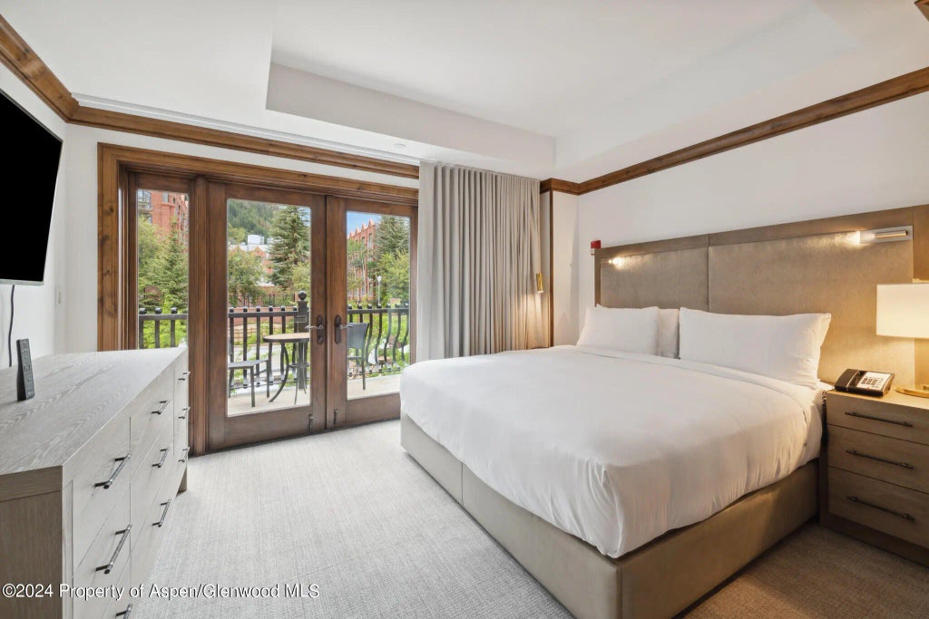 13 of 25 - 415 E Dean St, Unit 22, Week 32, Aspen, CO