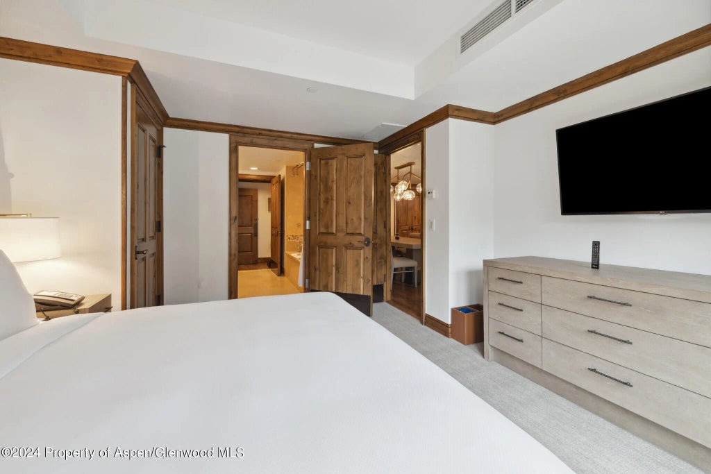 14 of 25 - 415 E Dean St, Unit 22, Week 32, Aspen, CO