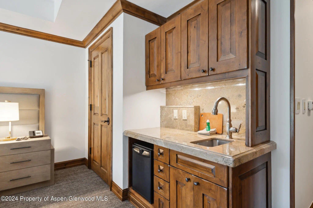18 of 25 - 415 E Dean St, Unit 22, Week 32, Aspen, CO