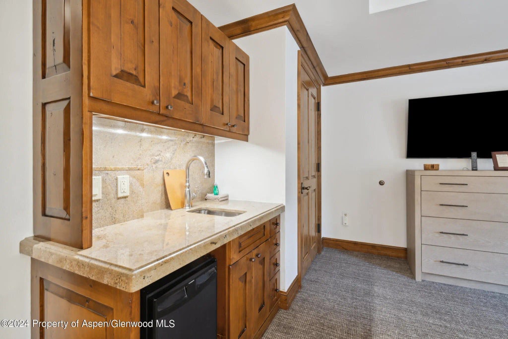 20 of 25 - 415 E Dean St, Unit 22, Week 32, Aspen, CO