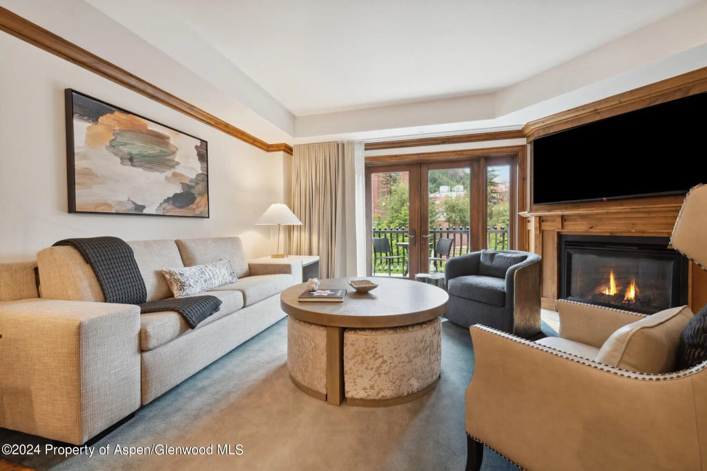 3 of 25 - 415 E Dean St, Unit 22, Week 32, Aspen, CO