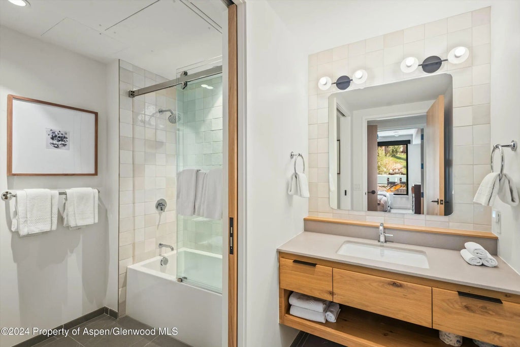 11 of 14 - 119 Wood Road 403, Snowmass Village, CO