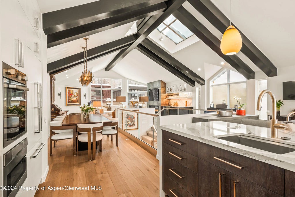 26 of 62 - 927 E Durant Avenue 3, Aspen, CO