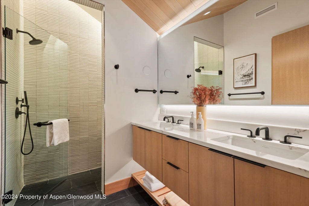 18 of 43 - 411 Wood Road 8, Snowmass Village, CO