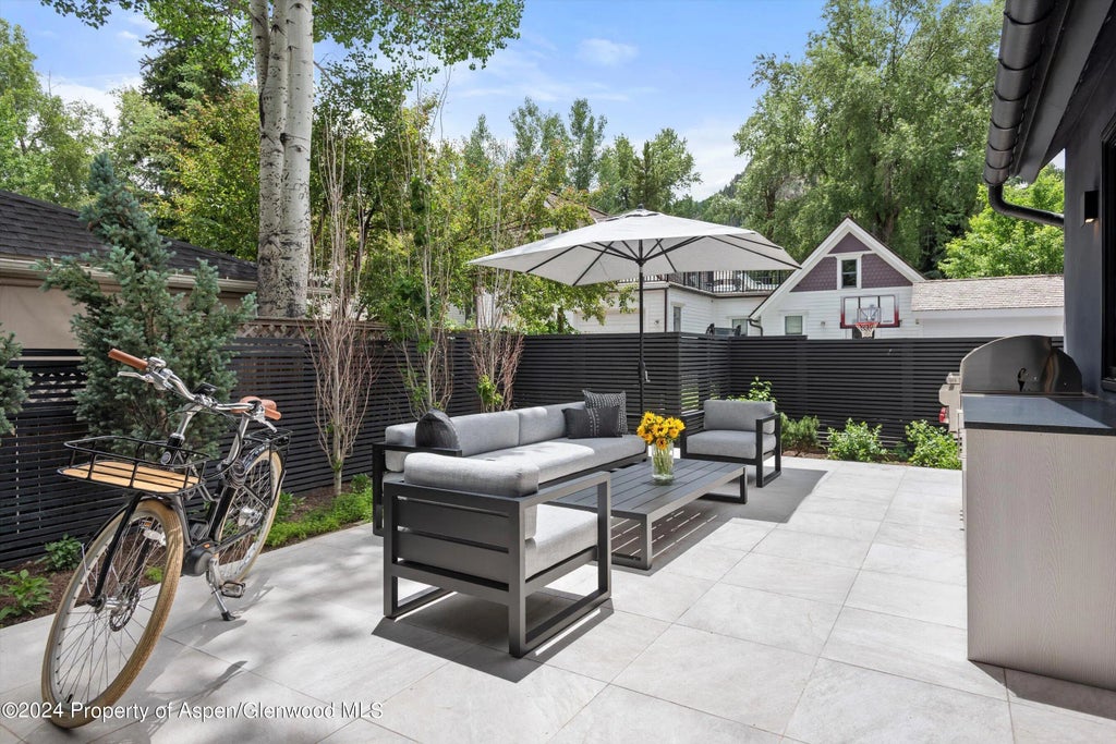 12 of 39 - 725 W Smuggler Street, Aspen, CO