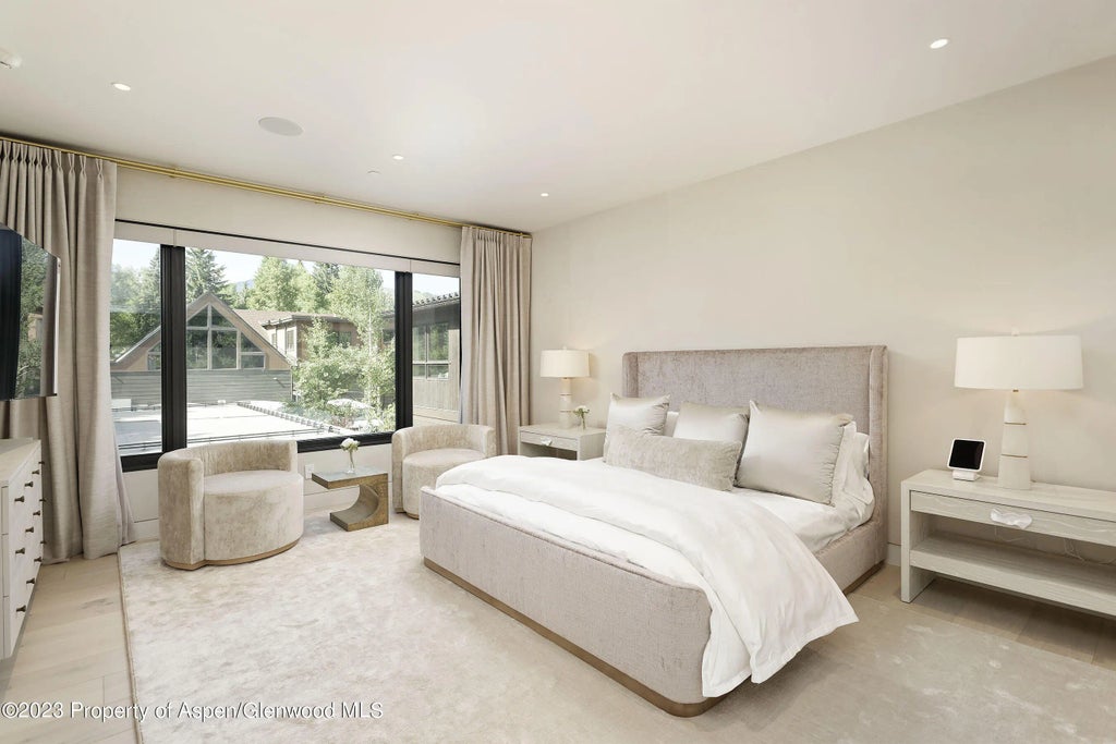 18 of 39 - 725 W Smuggler Street, Aspen, CO