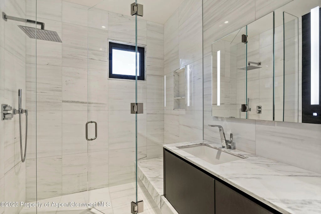 21 of 39 - 725 W Smuggler Street, Aspen, CO