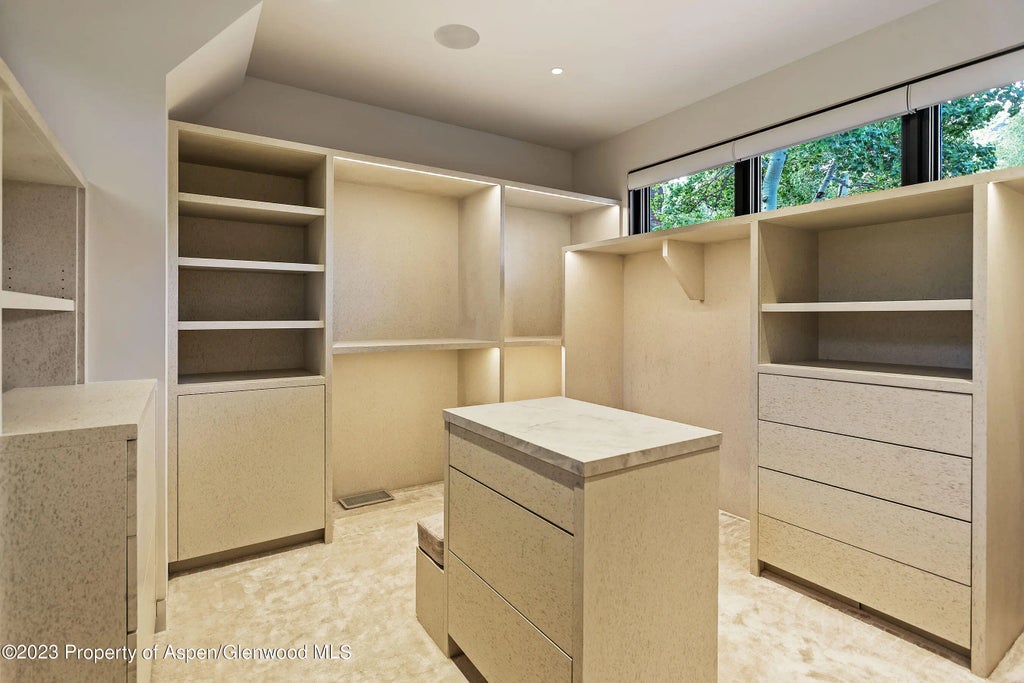 22 of 39 - 725 W Smuggler Street, Aspen, CO
