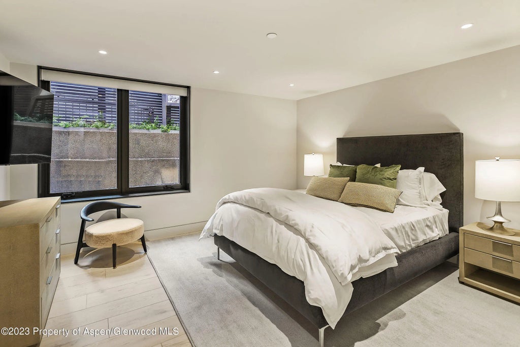 32 of 39 - 725 W Smuggler Street, Aspen, CO
