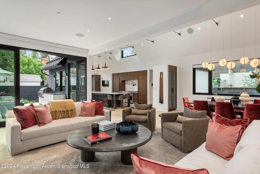 5 of 39 - 725 W Smuggler Street, Aspen, CO