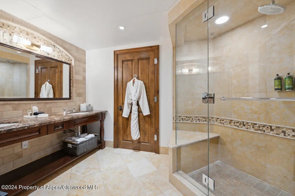 19 of 33 - 415 E Dean St, Unit 24, Week 5, Aspen, CO