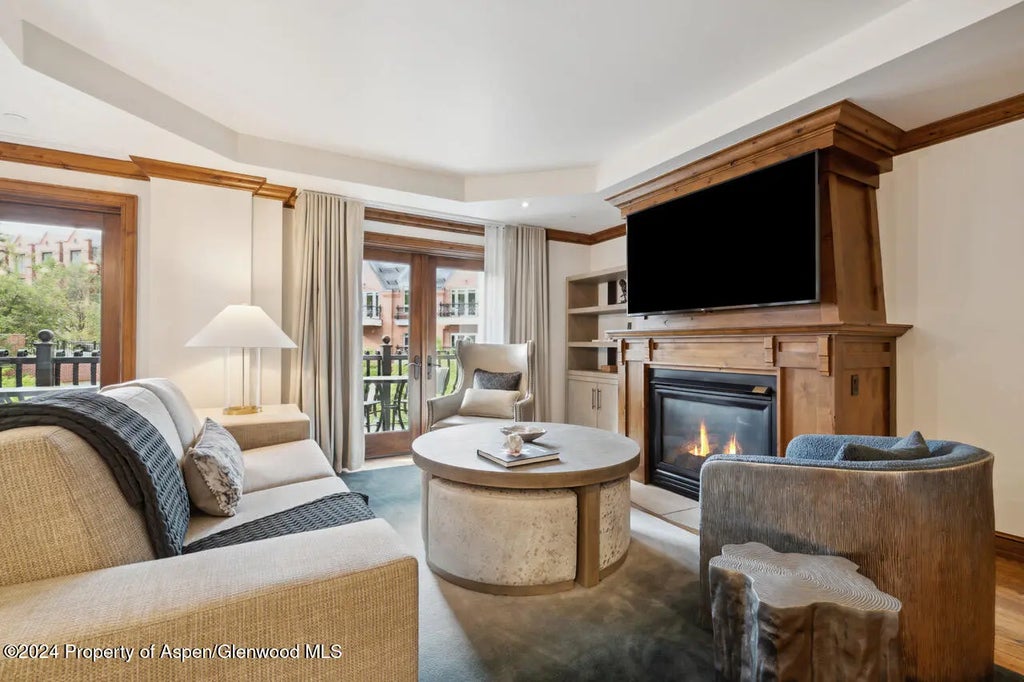 2 of 33 - 415 E Dean St, Unit 24, Week 5, Aspen, CO