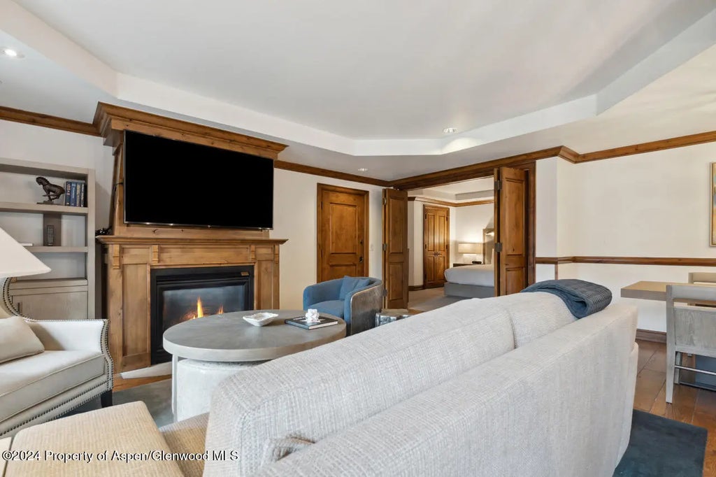 7 of 33 - 415 E Dean St, Unit 24, Week 5, Aspen, CO