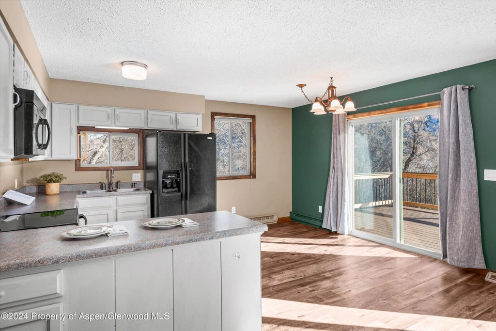 11 of 34 - 212 Cherokee Lane, Carbondale, CO