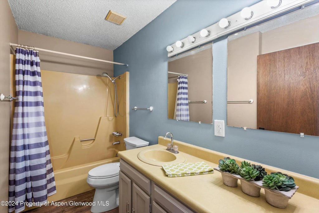 21 of 34 - 212 Cherokee Lane, Carbondale, CO