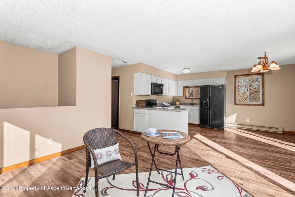 9 of 34 - 212 Cherokee Lane, Carbondale, CO