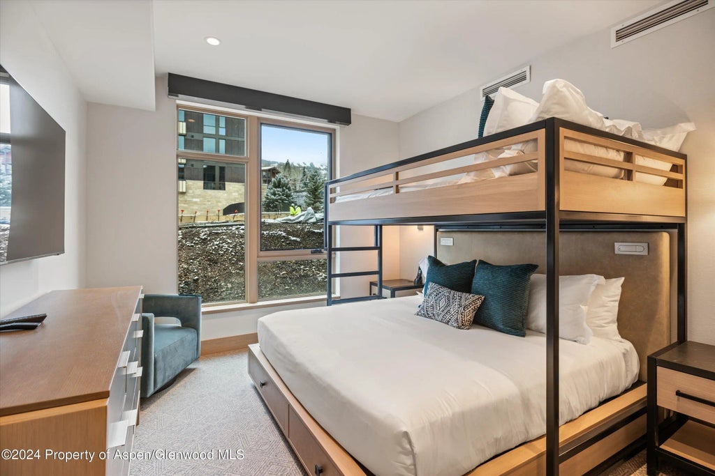 10 of 17 - 130 Wood Road 261+263, Snowmass Village, CO