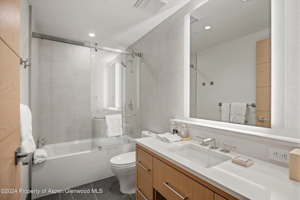 11 of 17 - 130 Wood Road 261+263, Snowmass Village, CO