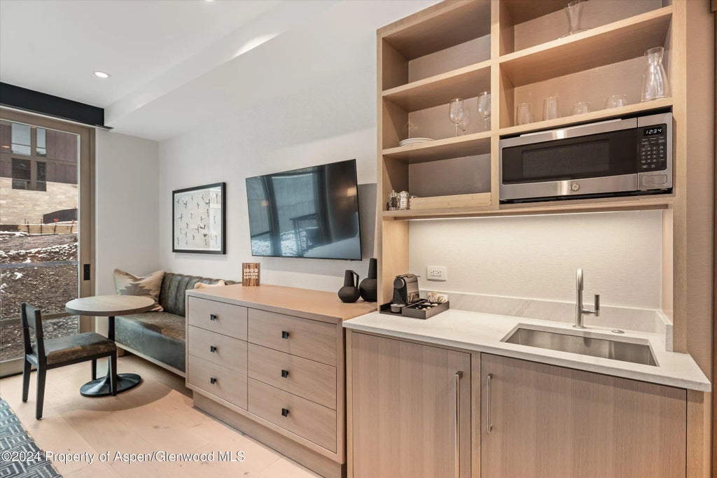 16 of 17 - 130 Wood Road 261+263, Snowmass Village, CO