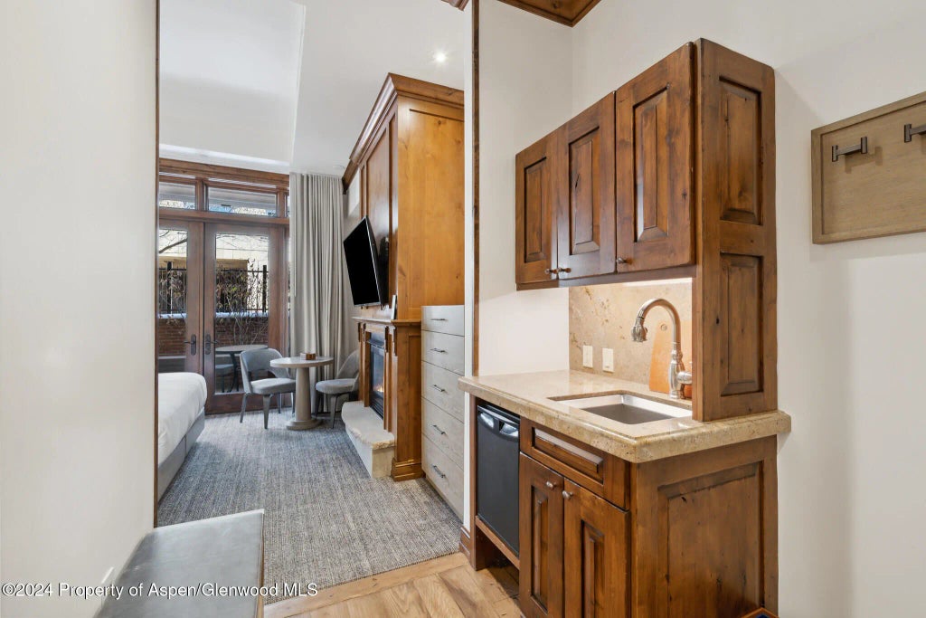 23 of 31 - 415 E Dean St Unit 3 Week 11, Aspen, CO