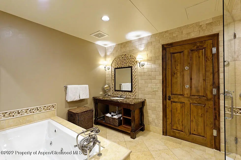 12 of 21 - 415 E Dean St, #7, Week 6, Aspen, CO