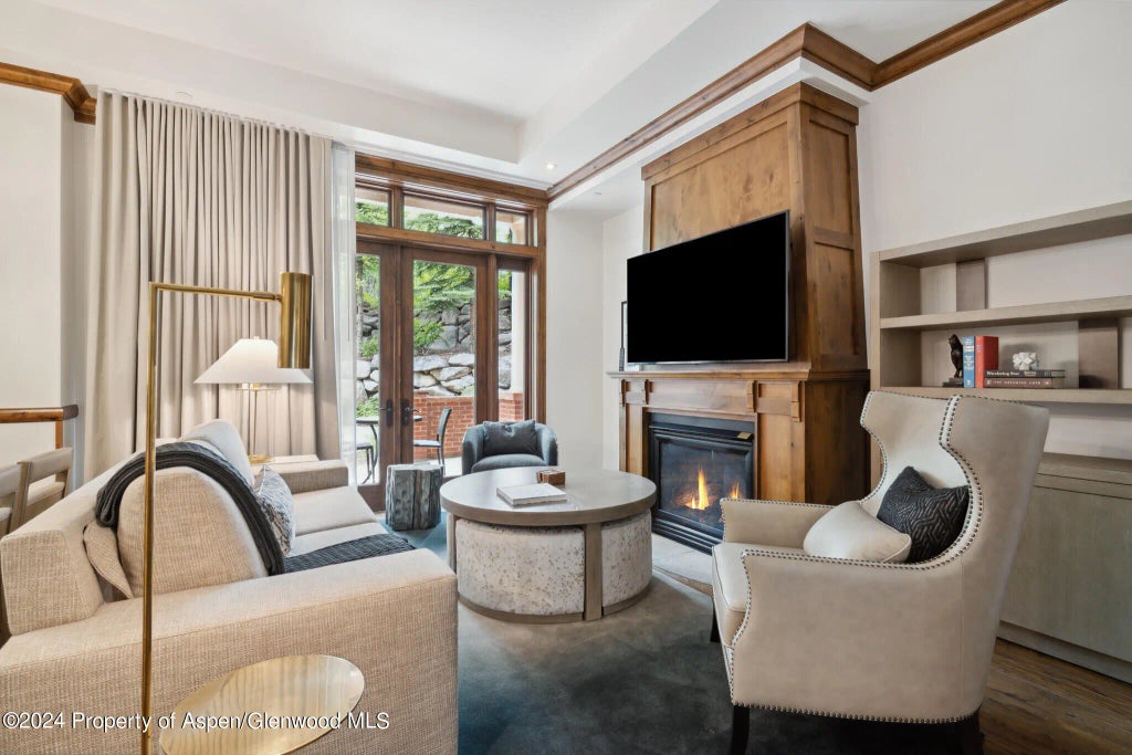 3 of 21 - 415 E Dean St, #7, Week 6, Aspen, CO