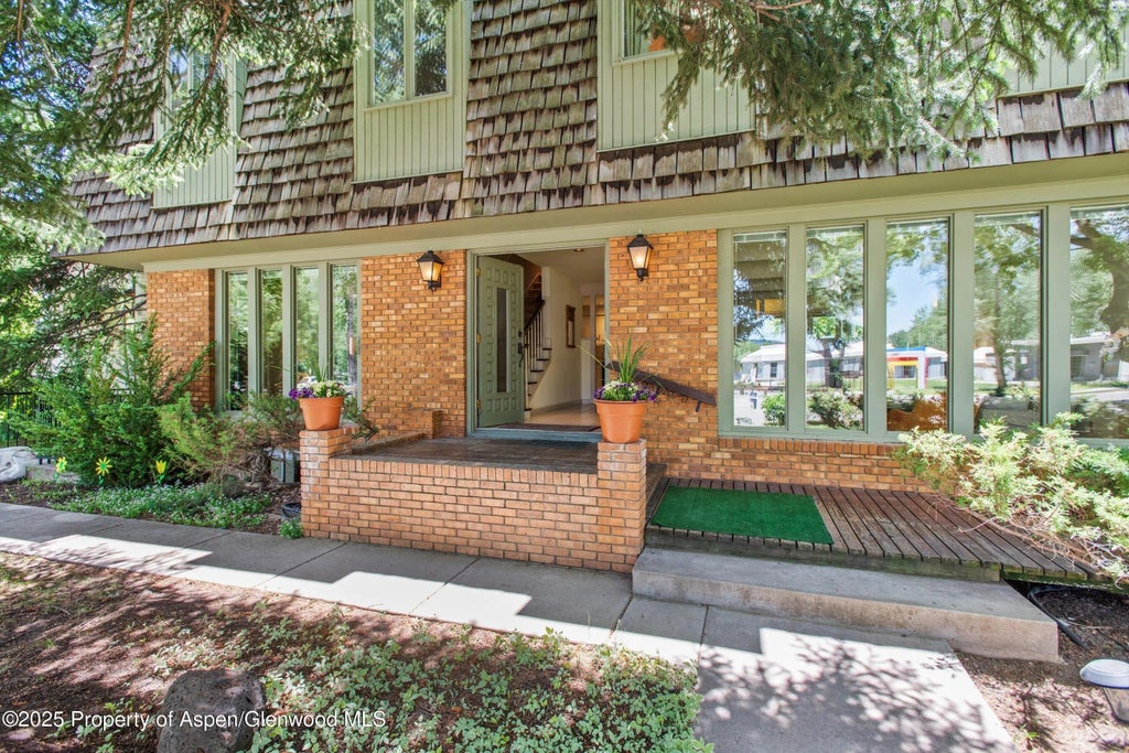 3 of 11 - 531 Gillespie Street, Aspen, CO