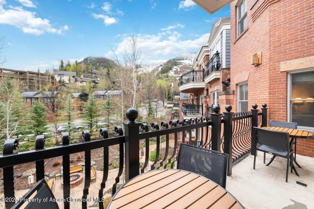 13 of 37 - 415 E Dean Street #33, Week 32, Aspen, CO