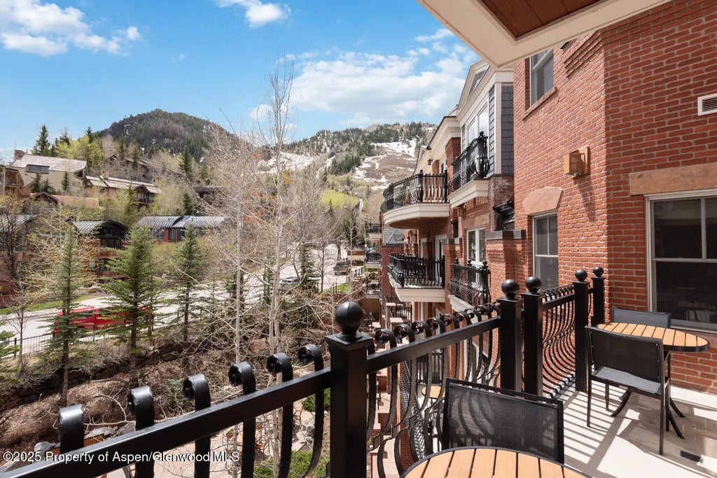 2 of 37 - 415 E Dean Street #33, Week 32, Aspen, CO